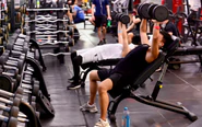 'Sóng ngầm' mặt bằng bán lẻ: Giá thuê 85-300 triệu/tháng, chủ nhà thà để trống chứ không giảm giá