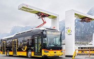 Xe buýt điện sạc pin qua bánh xe, không cần cắm dây