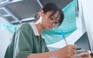 Kỷ luật khắt khe của nữ sinh viên sông Hồng: Nhịn bữa sáng, làm công ở xưởng 4 tiếng mỗi ngày