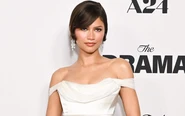 Zendaya mặc như cô dâu khi quảng bá 'The Drama'