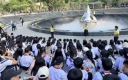 Học sinh rơi nước mắt tại tượng đài Giọt nước trong tiết học liên môn