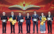 'Lịch sử Việt Nam bằng hình' đoạt giải A Giải thưởng Sách quốc gia