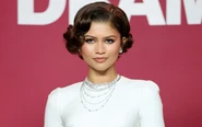 Khám phá 'kho báu' toàn trang sức kim cương của Zendaya