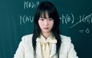 Phong cách 'hack tuổi' của Jin Ki Joo