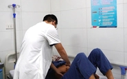 Suýt hoại tử ruột sau khi tập gập bụng