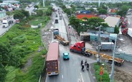 Bãi xe tự phát tồn tại do thiếu bến bãi hợp pháp hay thiếu quản lý?