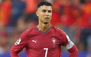 Ronaldo ấn rồi xoá icon 'thích' bài viết tố FIFA chống lưng Messi và Argentina