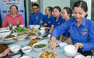 'Bữa cơm tri ân' của lòng biết ơn