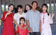 Nhà toàn 'công chúa' vẫn vui ơi là vui
