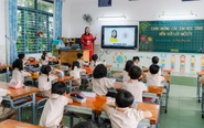 Học sinh ở TP.HCM háo hức tựu trường, làm quen AI ngay từ lớp 1