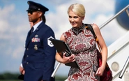 Hé lộ 2 lá thư 'tâm tình' với thần tượng Trump của nữ trợ lý trẻ Natalie Harp