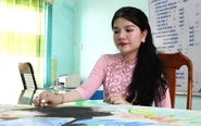Cô giáo dùng tiếng Anh bảo vệ loài voọc chà vá chân xám quý hiếm