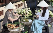 Quán cà phê trang trí ‘mùa thu Hà Nội’ giữa Sài Gòn thu hút bạn trẻ đến check-in