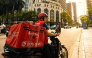 Đã thu thêm phụ phí xăng dầu 15%, vì sao lợi nhuận Viettel Post vẫn đi lùi?