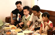 Lời mời cơm trong Bố ơi, mình đi đâu thế? gây tranh luận