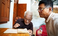 Từ Thanh Hóa vào Quảng Ngãi, tìm 'một cái tên' liệt sĩ trong cuốn sổ của y sĩ 96 tuổi