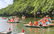 Gần nửa triệu khách du lịch đổ về Ninh Bình trong 3 ngày đầu nghỉ lễ 2-9