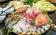 Chuyên gia cảnh báo nguy cơ đau khớp do chế độ ăn dịp nghỉ lễ nhiều tiệc tùng
