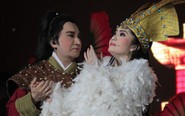 Hoa Hạ nhớ vị giám đốc ‘chịu chơi’ để có cải lương hoành tráng Kim Vân Kiều, Chiếc áo thiên nga