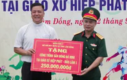 Quân khu 7 trao công trình thể thao gắn kết đồng bào dân tộc, tôn giáo