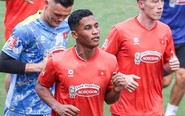 Cầu thủ Adou Minh: 'Vắng Quang Hải là điều tồi tệ với tuyển Việt Nam'