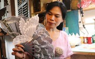 Đánh thức hồn Việt từ những chiếc quạt xương lá tinh xảo