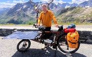 Tự chế xe đạp điện không cần sạc đi khắp thế giới, vượt cả dãy Alps