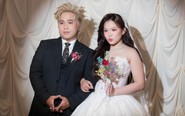 Trẻ già đều mê mẩn chụp photobooth ảnh có liền ngay tiệc cưới