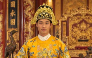 Trần Tiến Dũng khoác long bào triều Nguyễn, mang văn hóa Việt đến Manhunt International 2026