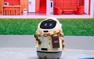 Robot nghe chủ nhân kêu cứu, 60 giây sau gọi video cho người thân