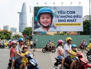 Mũ bảo hiểm cho trẻ em: Khi sự vô tâm chạm đến ranh giới của nhân quyền