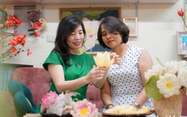 Hanoi artist transforms corn husks into exquisite floral art