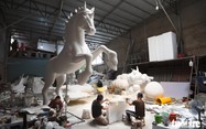 Giant horse sculptures take shape for Ho Chi Minh City’s Nguyen Hue Flower Street 2026
