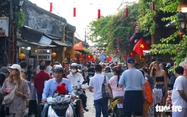 Crowds flood Hoi An ancient town on Lunar New Year’s Day