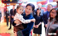 Vietnamese Party chief’s spouse visits youth center in Beijing, highlights child education, exchanges