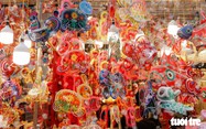 Hanoi’s Hang Ma Street bursts with color ahead of Mid-Autumn Festival