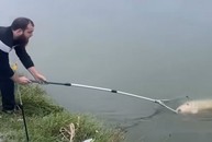 Cần thủ chán không buồn nói khi để sổng cá khủng