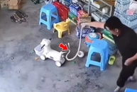 Ông chú tóm gọn 'bé Na' bằng tay không siêu đỉnh