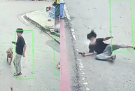 Thanh niên ngã dập mông vì hai 'quái xế'