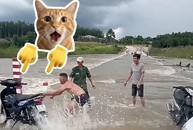 Pha rửa xe đi vào lòng sông
