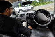 Đang demo tính năng tự lái, chiếc xe tự thêm 'plot twist' vào bài thuyết trình
