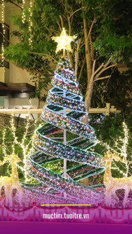 Tọa độ check-in Giáng sinh: khu biệt thự "phố nhà giàu" lên đèn lung linh