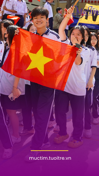 Những tiết mục đồng diễn mừng lễ 30-4 ấn tượng của các trường THPT 