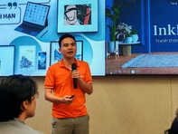 Máy đọc sách 'tiến hóa' sang học tập, treo tranh