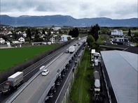 Sửa đường cao tốc không lo tắc: Làm cầu vượt di động chạy xuyên khu vực thi công