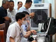 Thầy thuốc trẻ mang AI đi khám bệnh tình nguyện