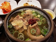 Món Hàn Quốc gà hầm sâm, canh cá chạch, canh sườn bò bổ dưỡng chống nóng mùa hè