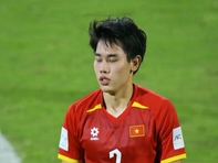 Đình Bắc ghi bàn rồi nhận thẻ đỏ, vì sao thế này?!