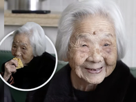 Ngoại 101 tuổi mách tip sống thọ: 'Cứ làm cú đêm đi mấy đứa!'