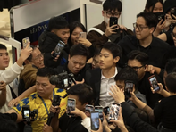 'Biển fan' vây kín Đình Bắc khiến netizen muốn nhắn nhủ một điều